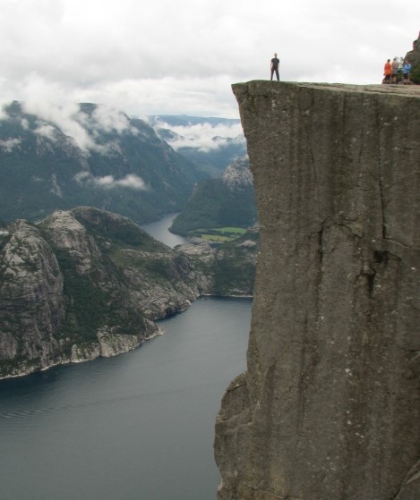 Montaña Preikestolen